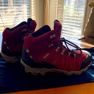 Used women’s Oboz Birdger Mid B-Dry hiking boot size 9W